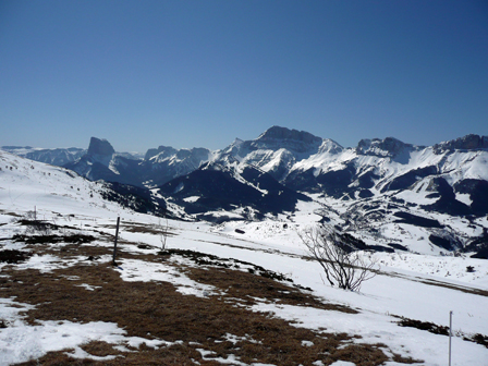 Les crêtes du Serpaton, vue sur le Mont Aiguille, Grand Veymont et Gresse en Vercors