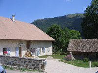 Photo : Une batisse du village