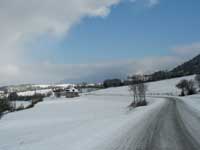Photo : La sortie du village sous la neige